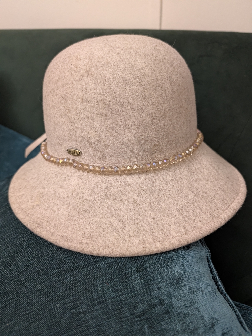 SCALA Heather Beige 100% Wool Felt Beaded Cloche Bucket Hat Medium Vintage Styl
